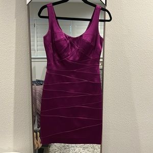 Gorgeous fuchsia body con cocktail dress!